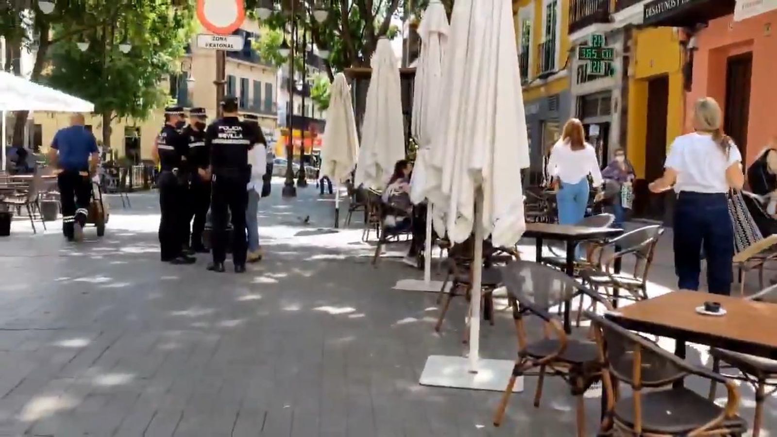 Desalojo de veladores en la Alfalfa, en una imagen de archivo.