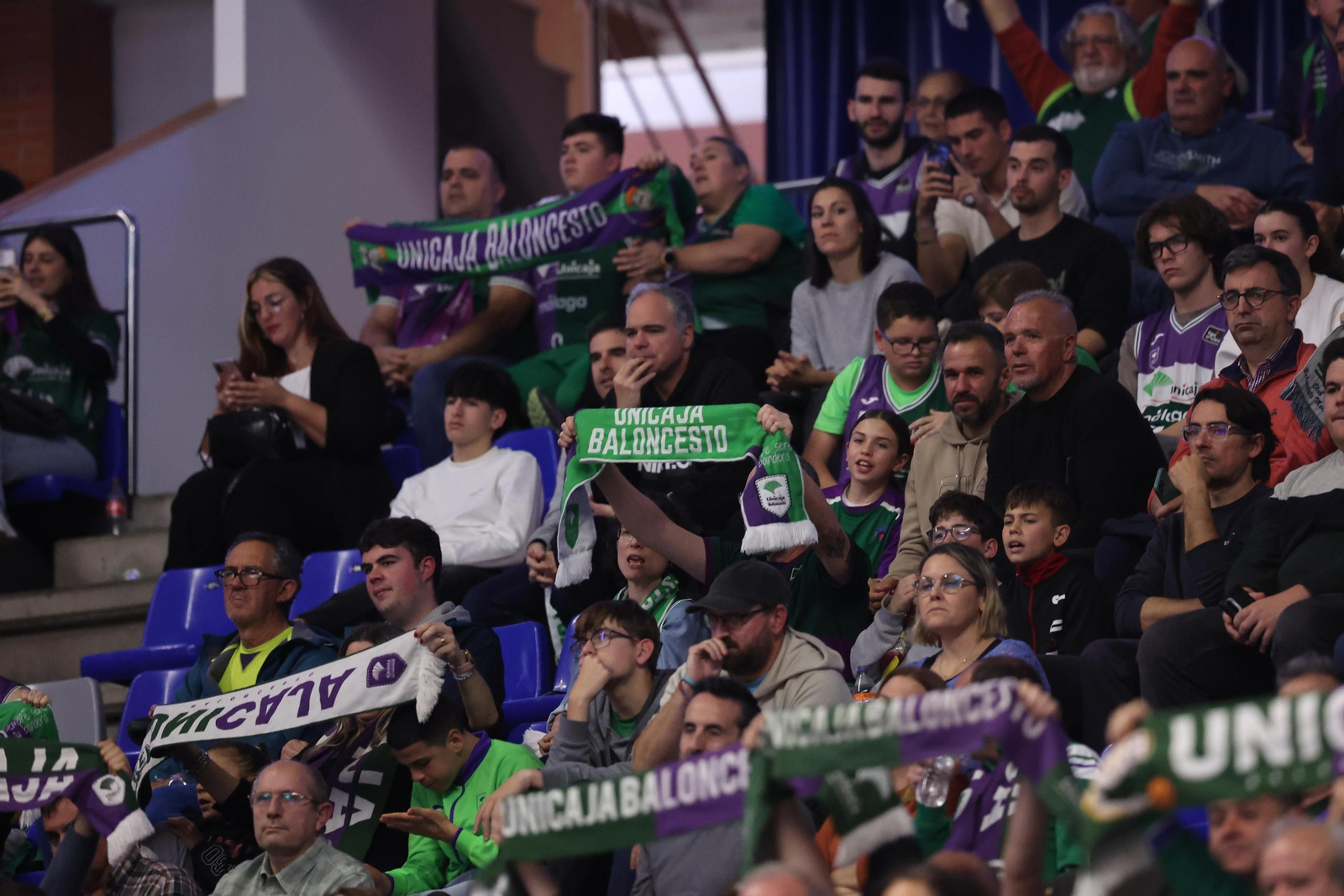 Búscate en las gradas del Carpena en el Unicaja - Básket Girona