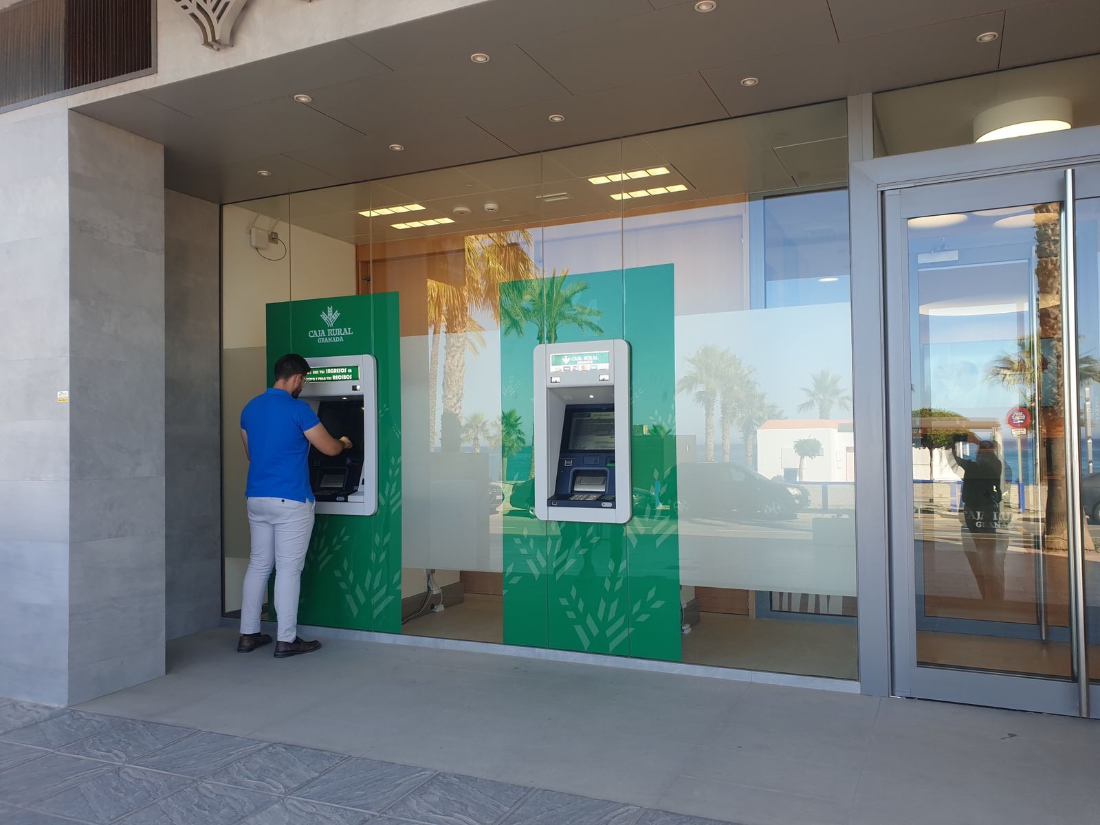 Caja Rural Granada renueva su red de cajeros para reducir el impacto medioambiental