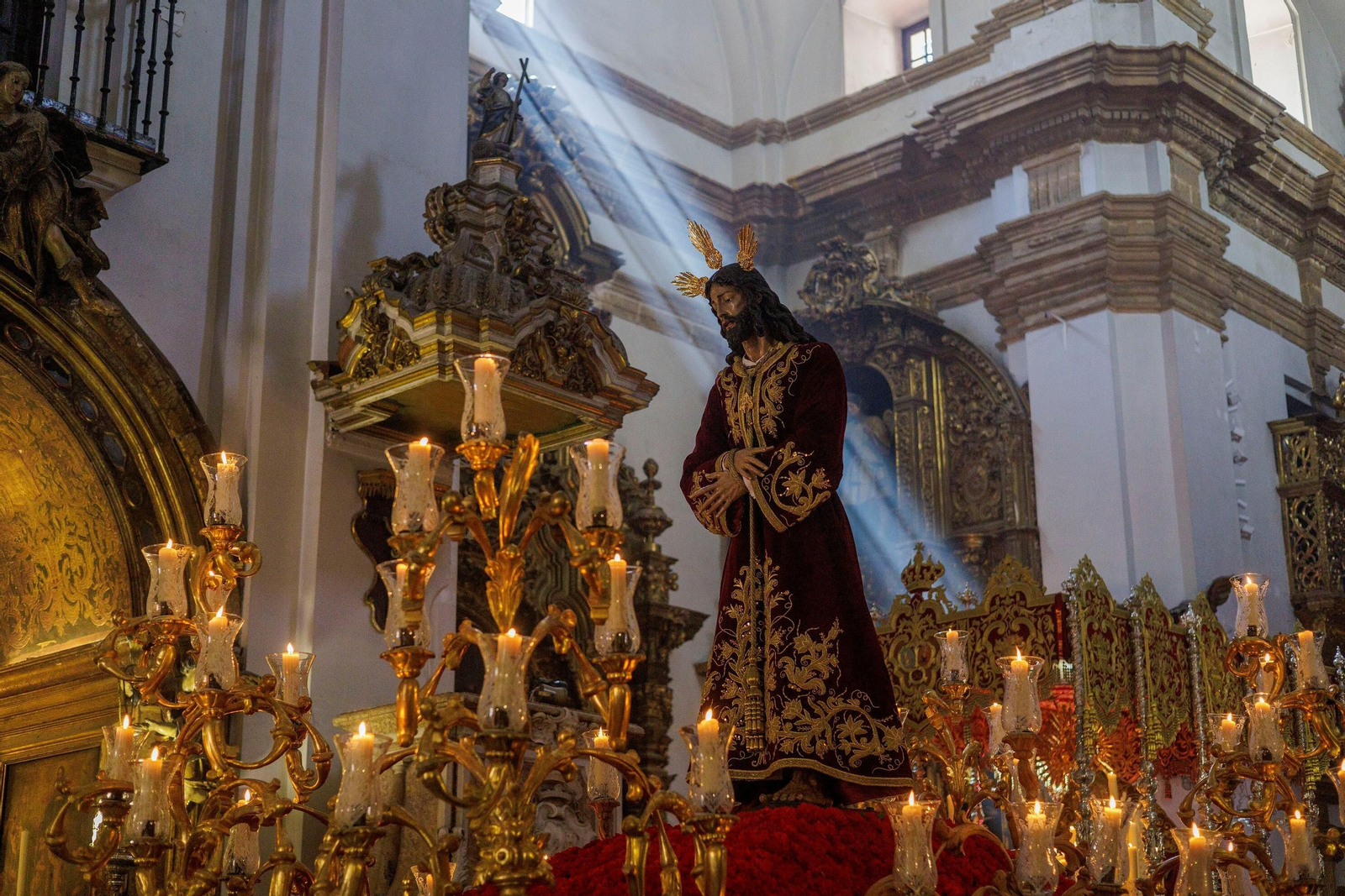 Las imágenes de la salida de Las Penas  en el domingo de Ramos de Cádiz de la Semana Santa 2023