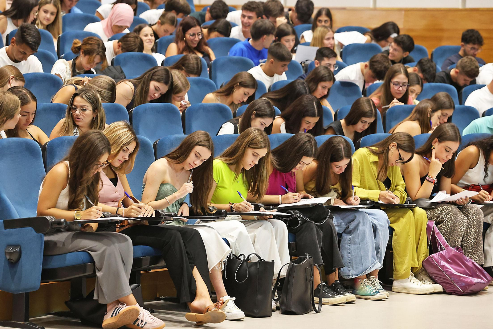 Jornada de bienvenida para estudiantes de nuevo ingreso en la UHU