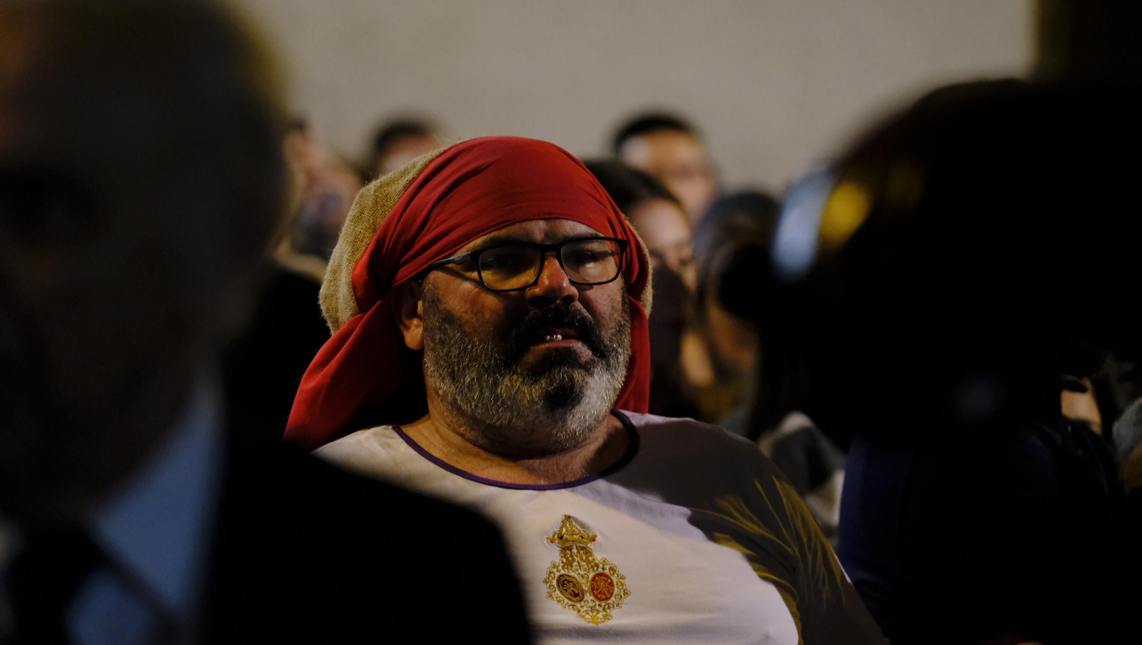 Pasión vuelve a su Iglesia de Santa Teresa azotada por la lluvia