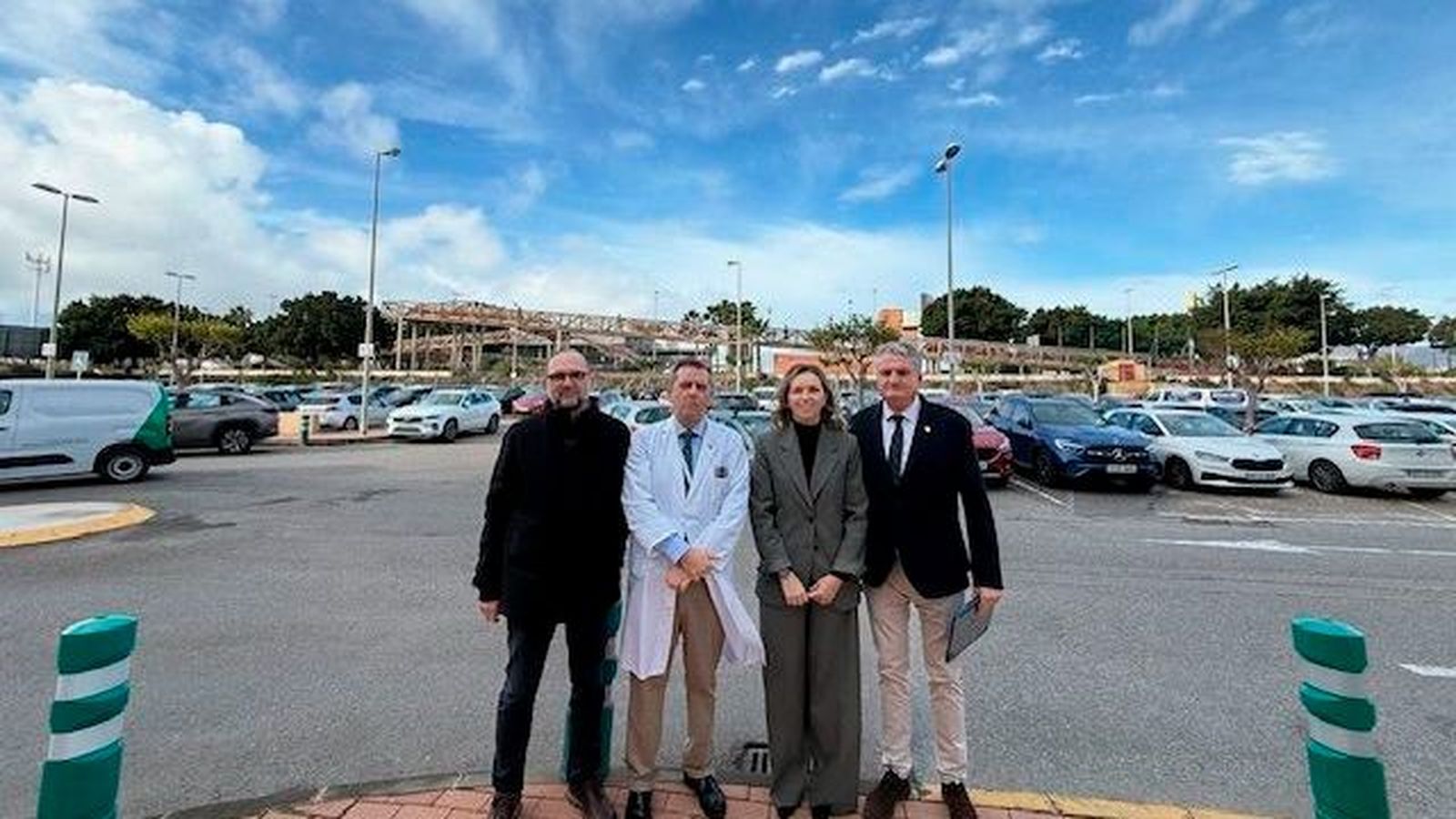 El delegado territorial de la Junta visita el Hospital Poniente.