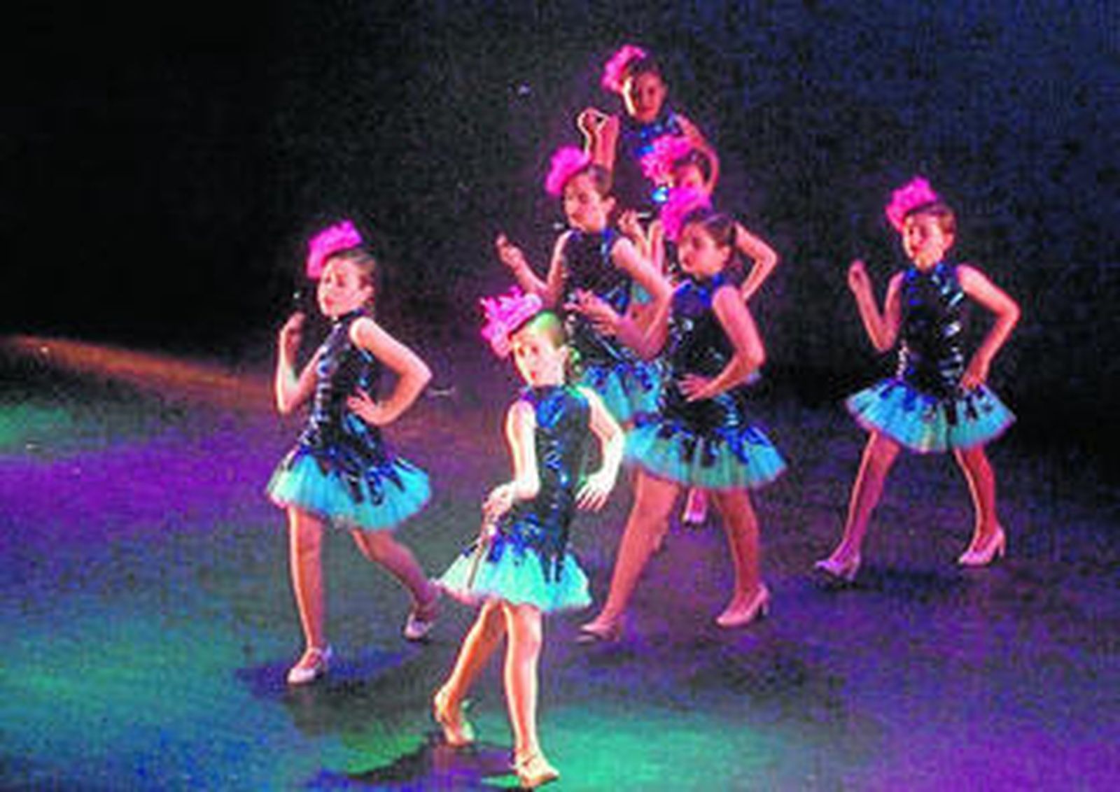 Excelente trabajo el ofrecido por las participantes en la gala.