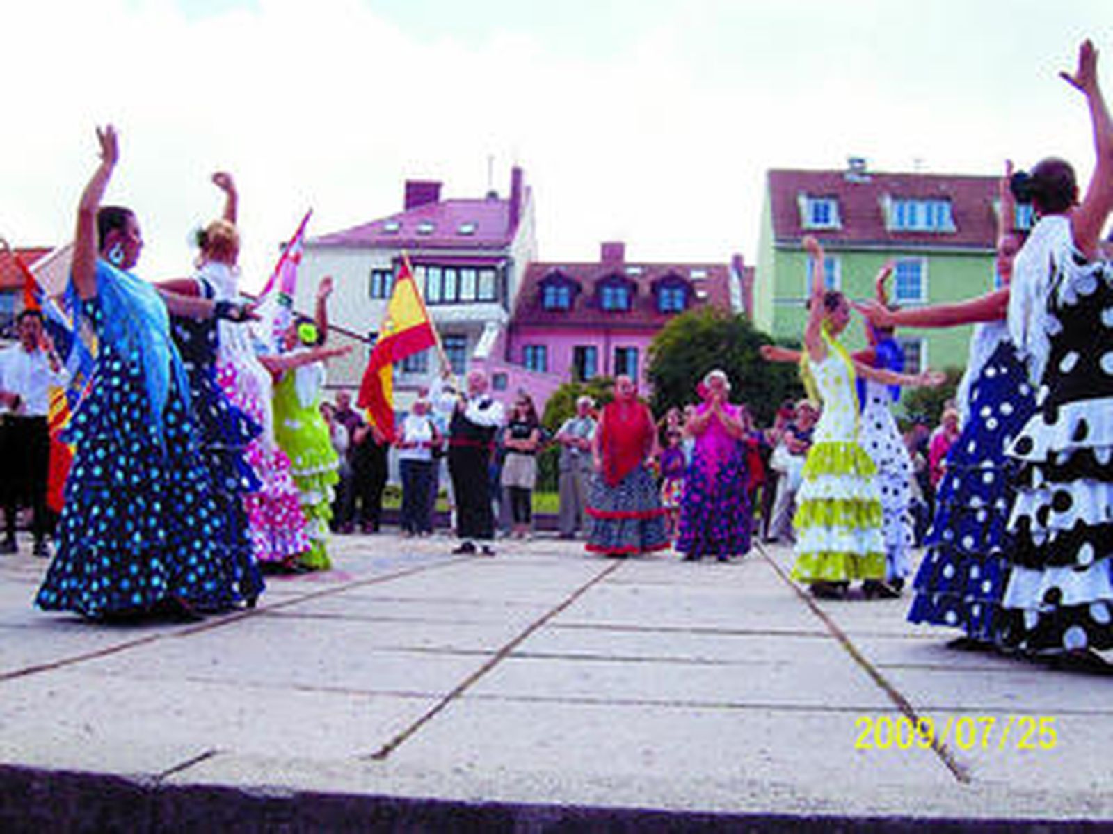 Pasos almerienses en Lituania para representar bailes populares andaluces