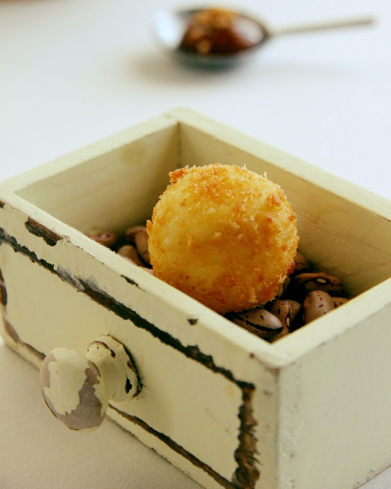 Las croquetas de  leche de oveja han sido un éxito desde que Terra Olea abrió sus puertas