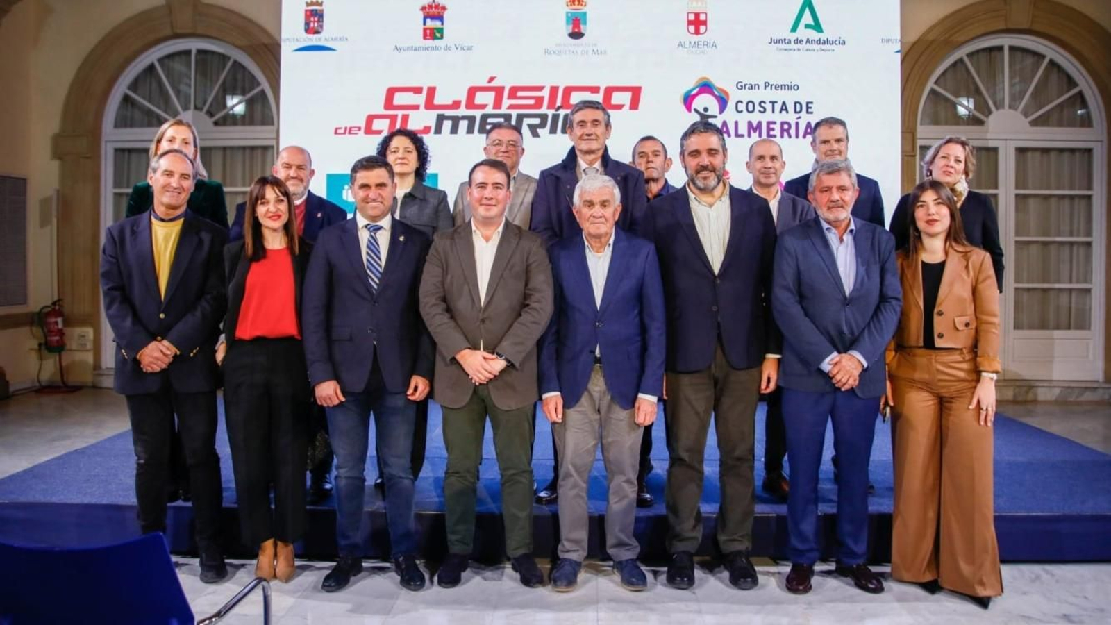 La presentación se desarrolló en el Patio de Luces de la Diputación de Almería.