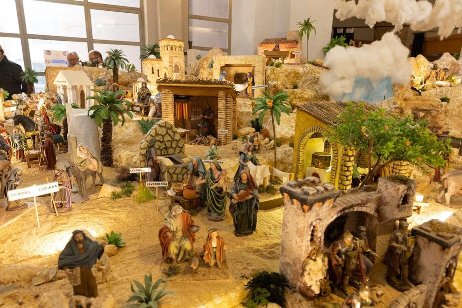 En imágenes: así es el Belén Bíblico con más de un millar de piezas artesanas de los abuelos María y Rafael