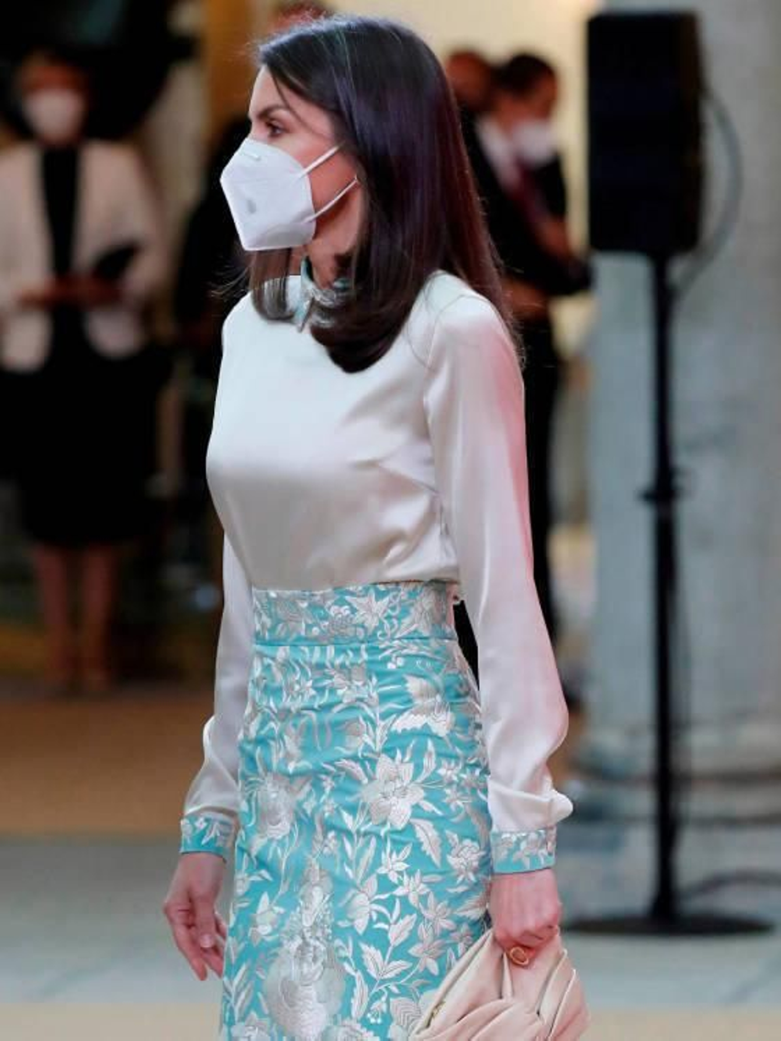 El mantón de Ángeles Espinar fue usado en falda, cuello y manguitos.