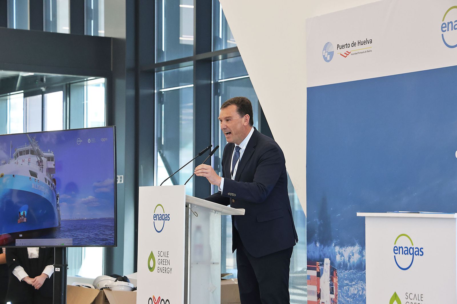 Las fotografías de la presentación del barco de bunkering de GNL y BioGNL 'Alisios LNG', de la filial de Enagás