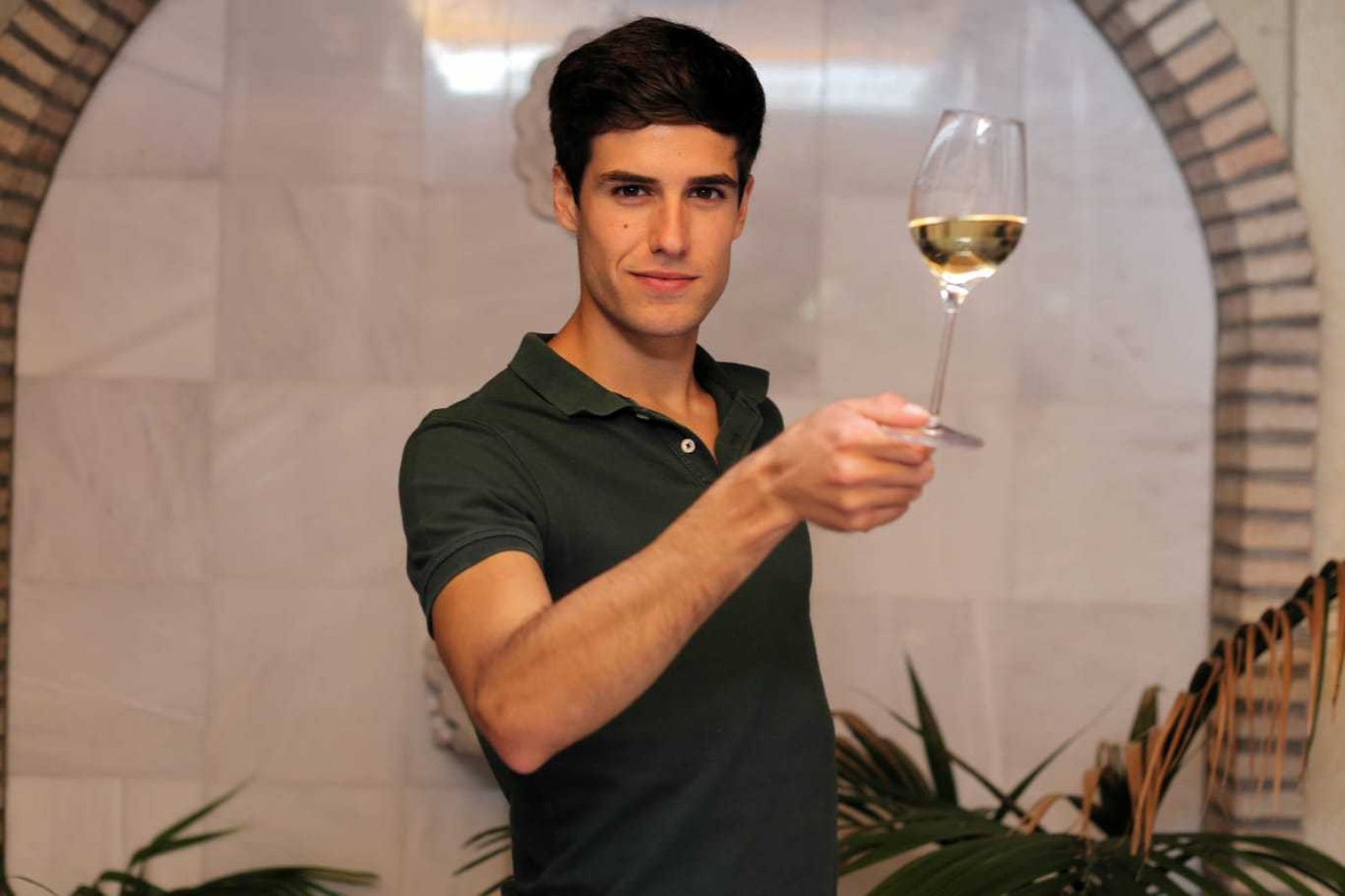 Daniel Crespo, ayer posando tras el almuerzo en el patio interior del restaurante Zaccaría.