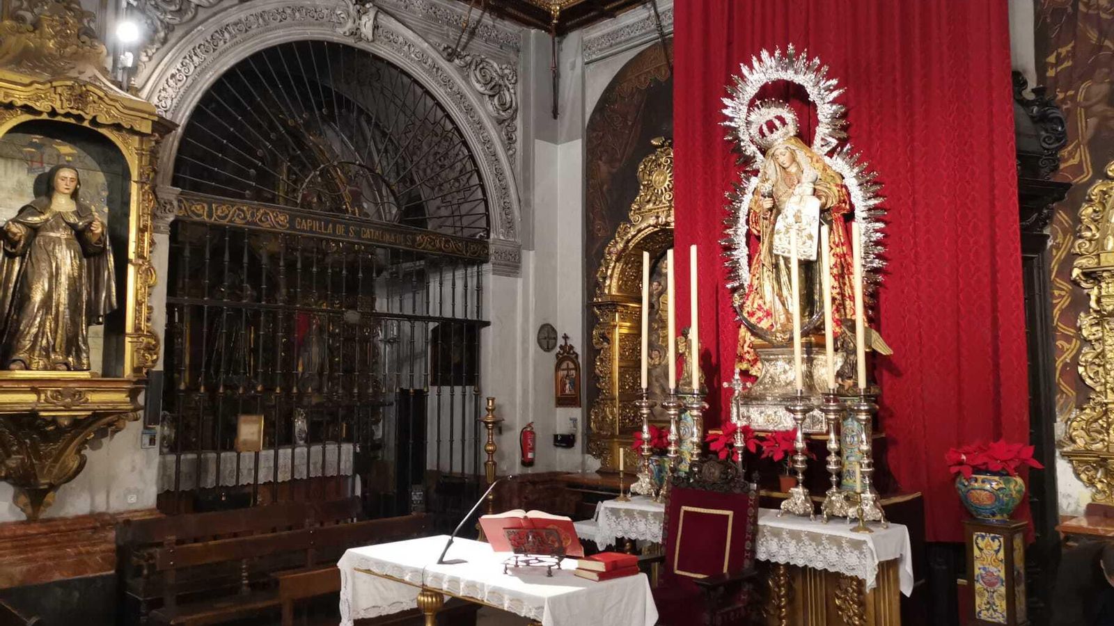 La Virgen del Amparo en su nueva ubicación.