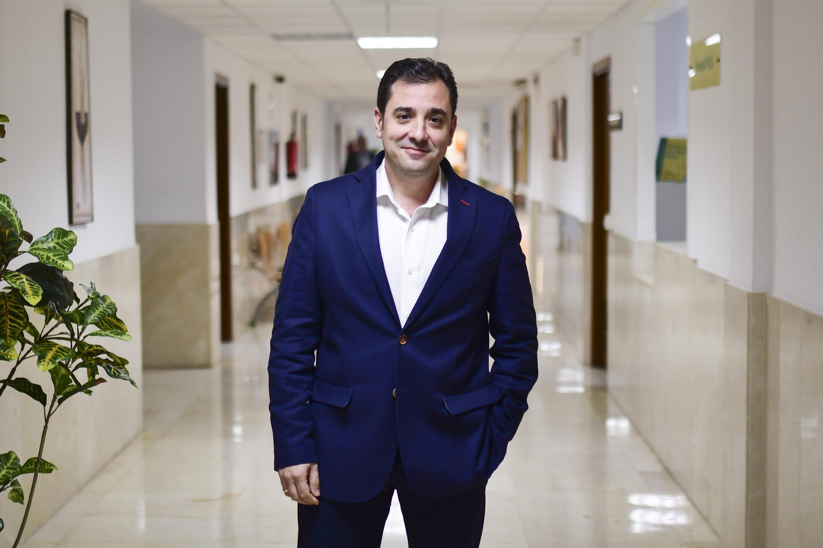 El delegado de Educación, Antonio José López, ayer en las dependencias de su área.