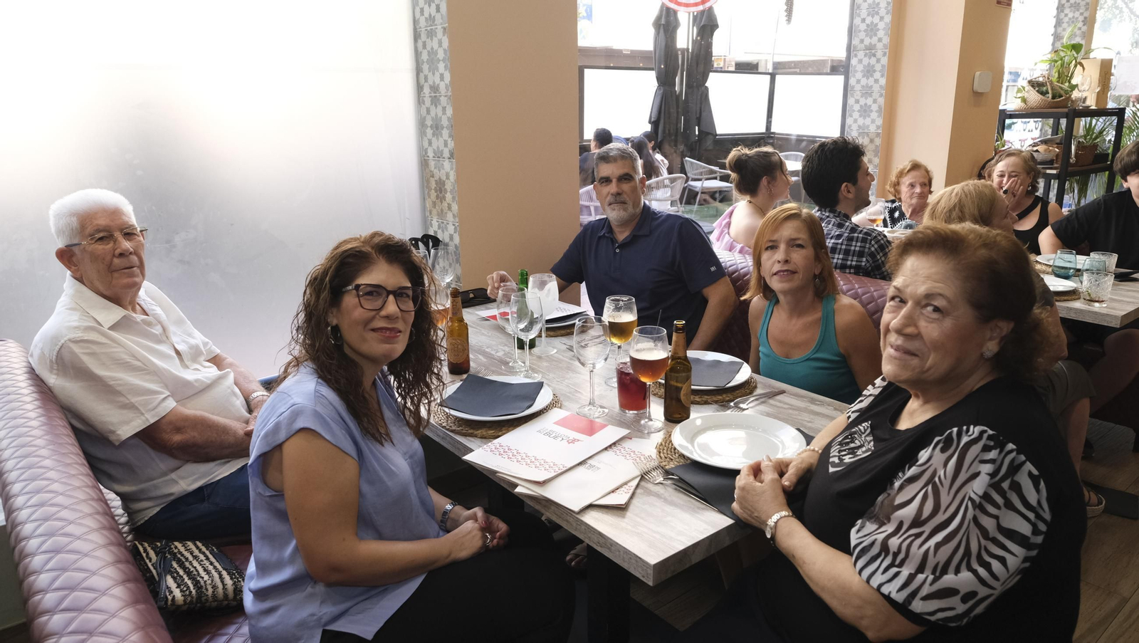 Sábado de Feria del Mediodía de Almería en La Bellota y El Buey, en La Cuarta Planta y en los ambigús