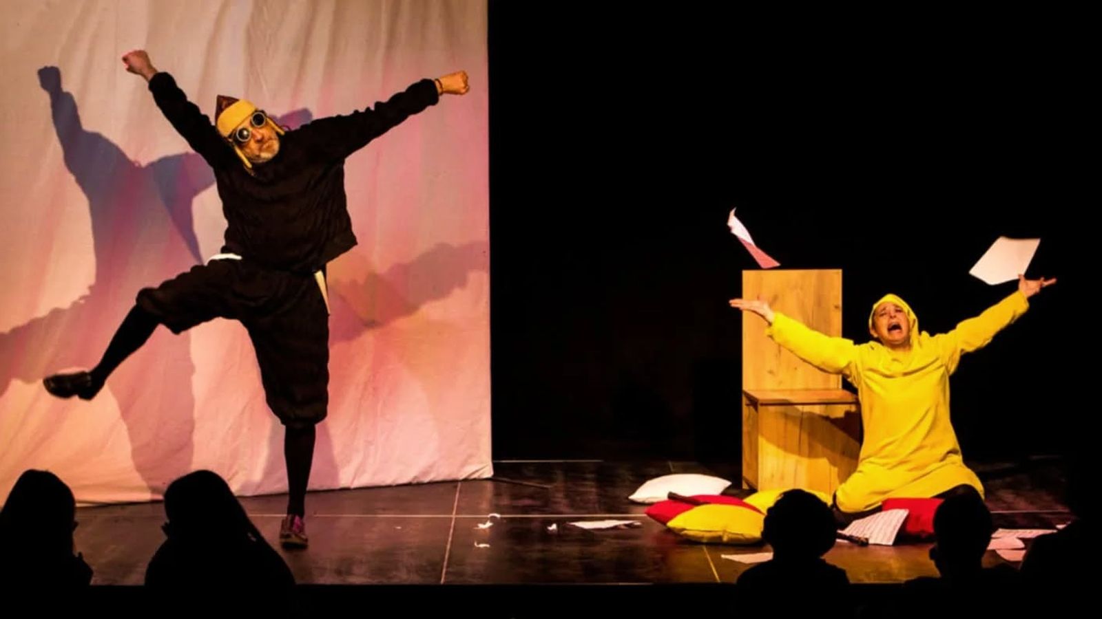 'La Enferma Imaginaria', adaptación de la obra de Molière dirigida por Luisje Moyano, llegará a la Sala La Paca el 18 de enero a las 19:00 horas, con Pedro Jiménez-Vallejo y Ana Galán dando vida a una comedia de enredos cargada de humor y ritmo escénico.