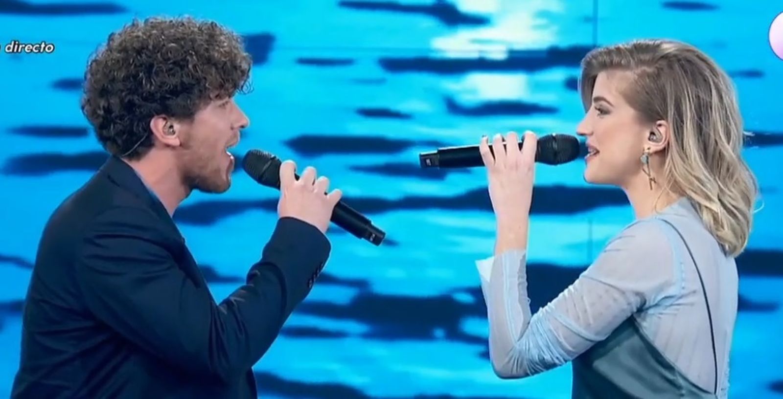 Jasús y Samantha cantando 'Mediterráneo'.