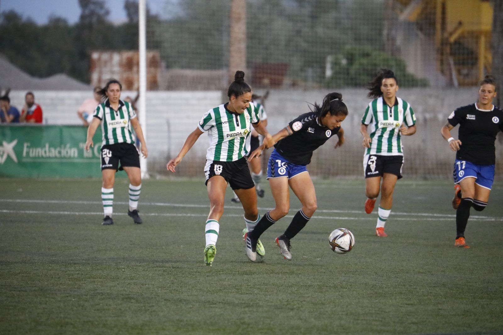 El Córdoba Femenino logra la permanencia tras ganar al Zaragoza CFF, en imágenes