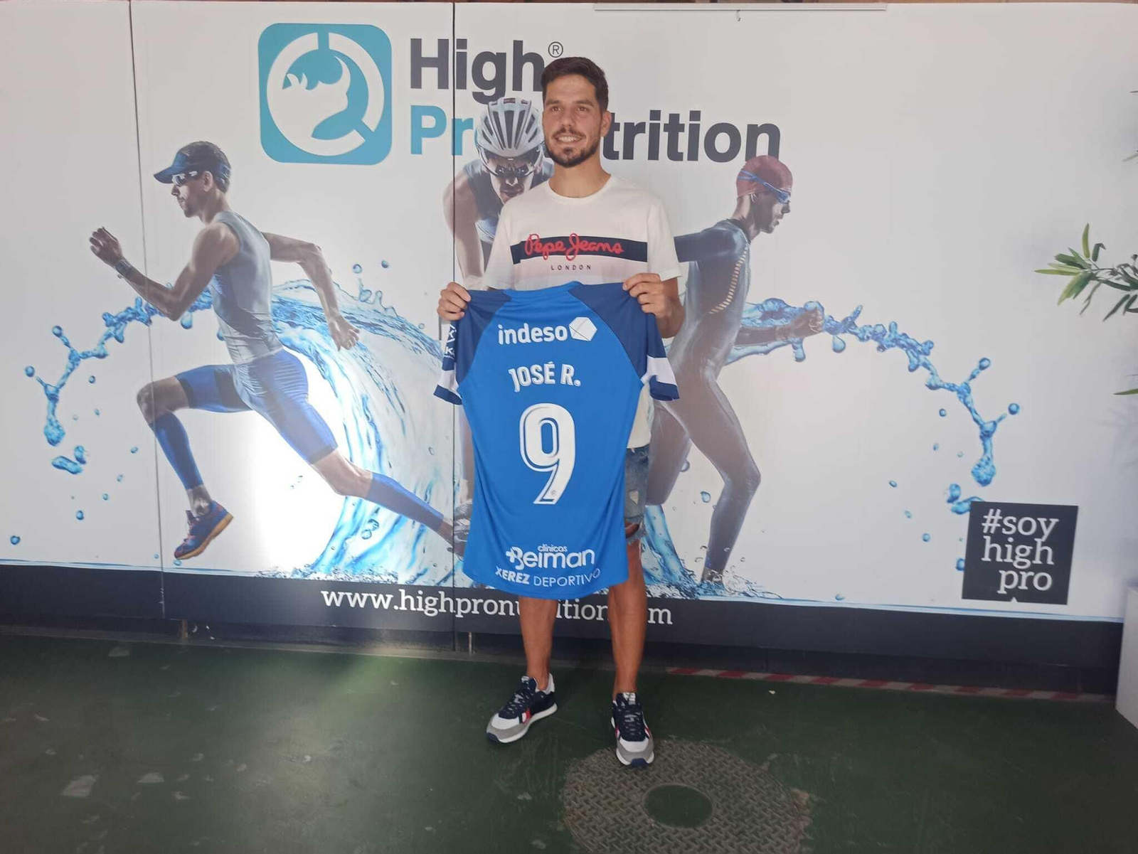 José Ramón, en su presentación como jugador del Xerez DFC.