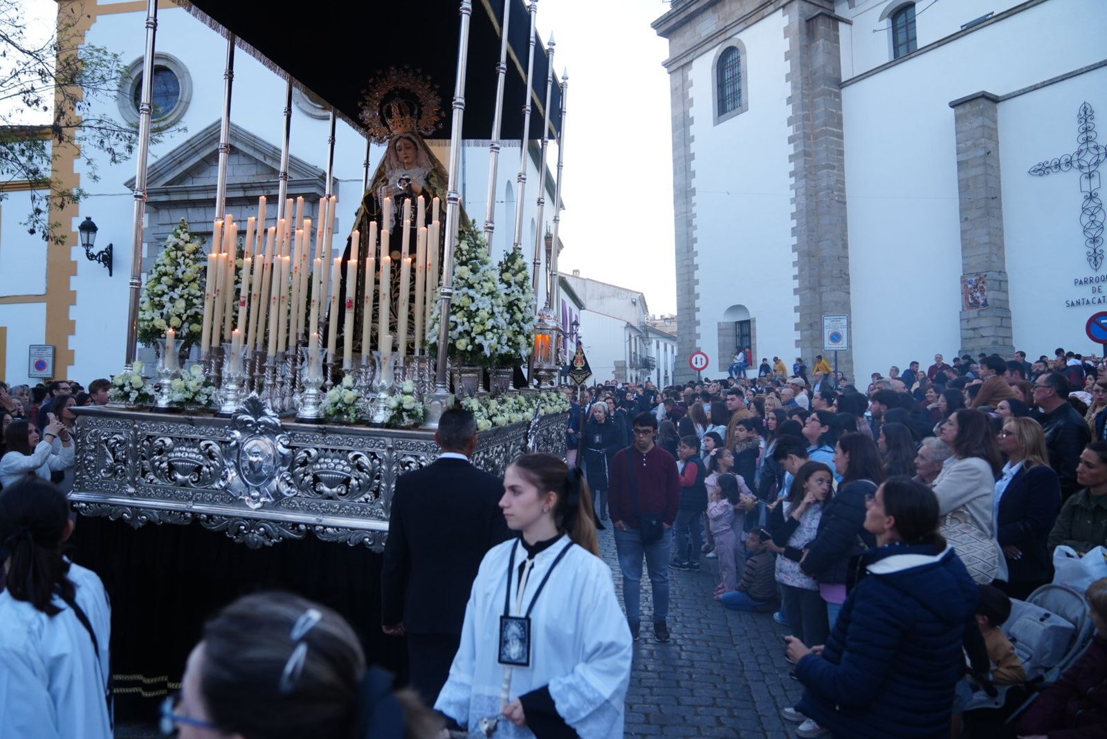 Martes Santo en Pozoblanco: La procesión de Jesús Nazareno y los Dolores, en fotografías
