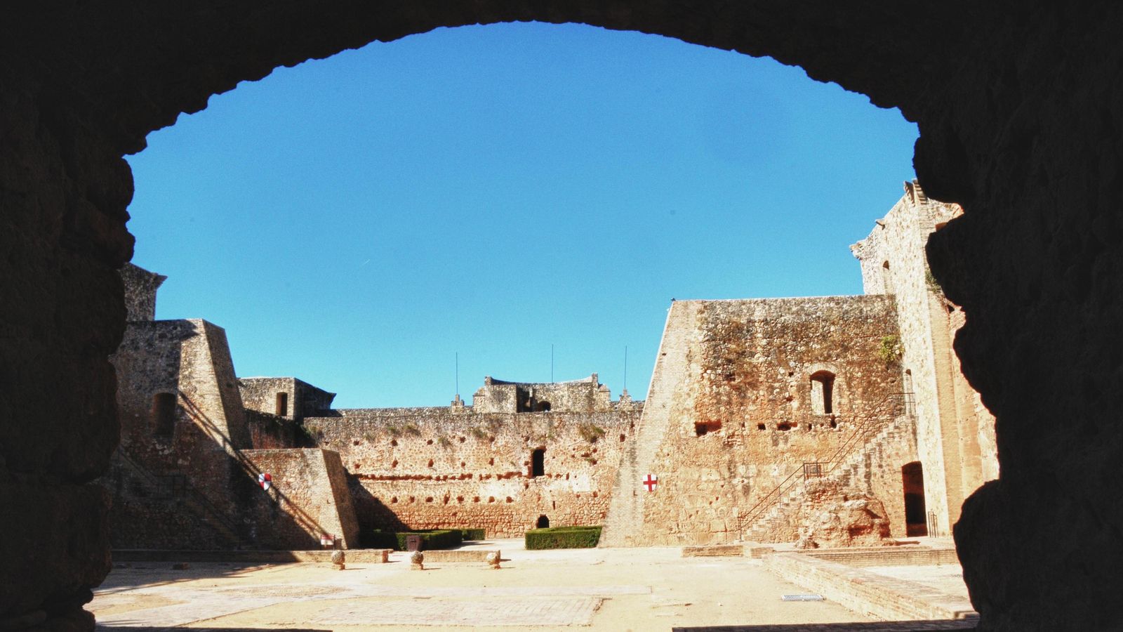 Patio central del Castillo de Niebla