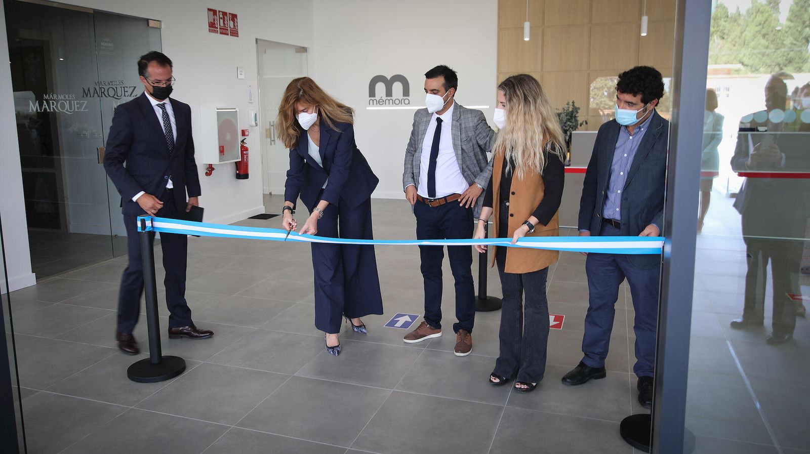 Momento de la inauguración oficial del Tanatorio de Mémora en Jerez.