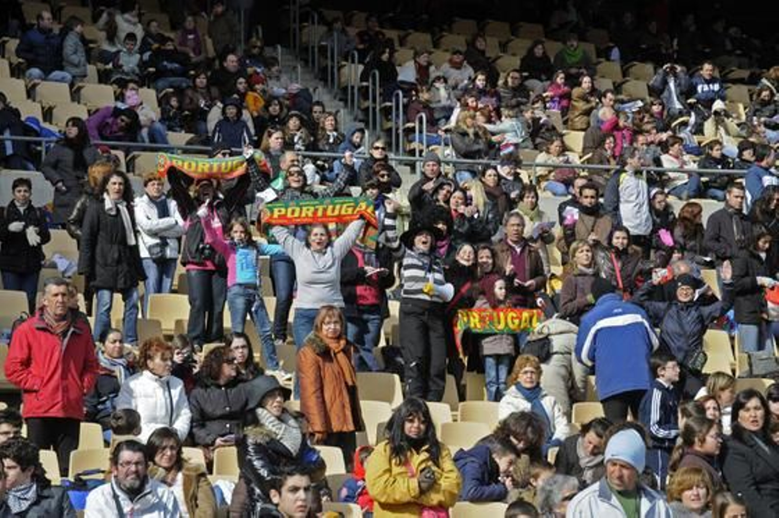 4.161 corredores han participado en el XXVI Maratón Ciudad de Sevilla 2010 Gran Premio de Andalucía, que ha acabado ganando el keniano Phillip Biwot. / Juan Carlos Vázquez
