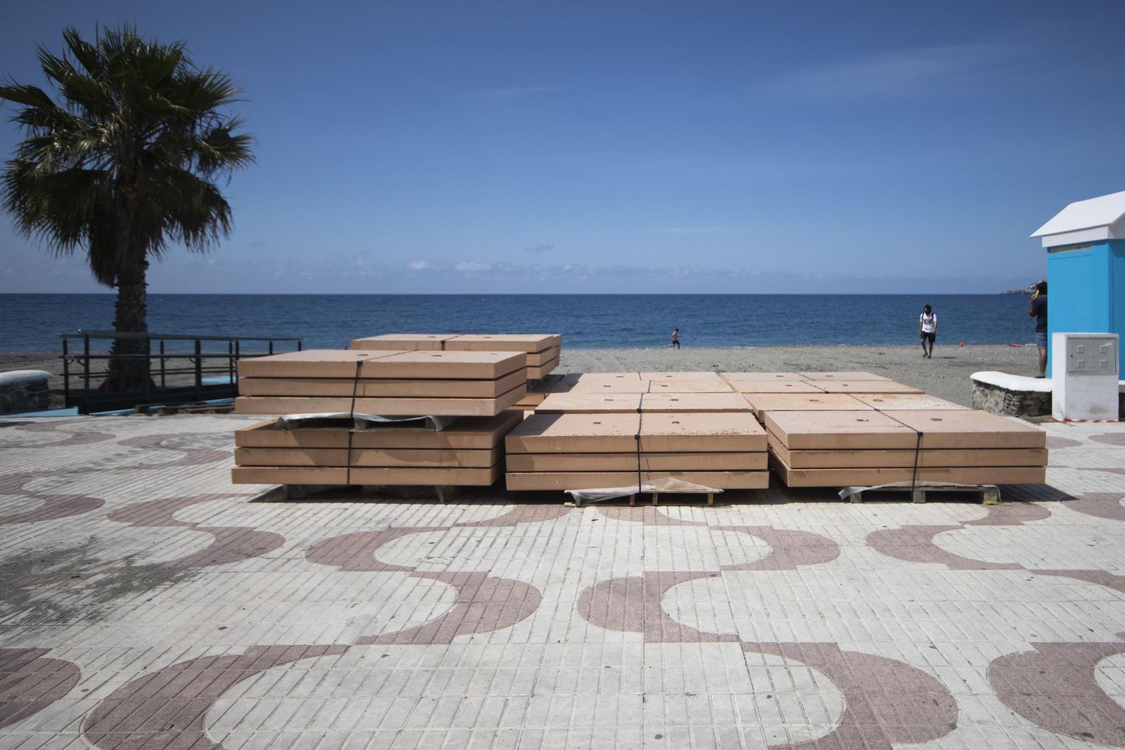 La Costa de Granada engalana sus playas para la fase 2