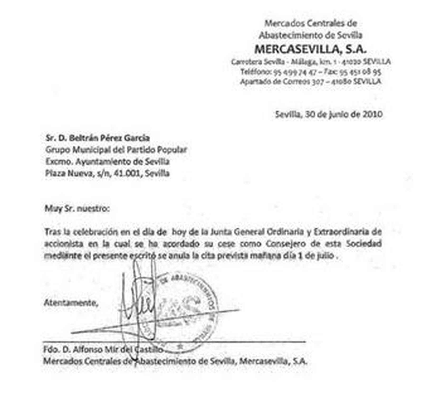 El concejal del PP y ya ex consejero de Mercasevilla Beltrán Pérez, en rueda de prensa ayer.