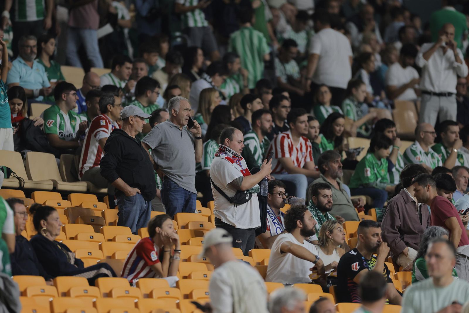 Búscate en las fotos del Betis - Atlético de Madrid