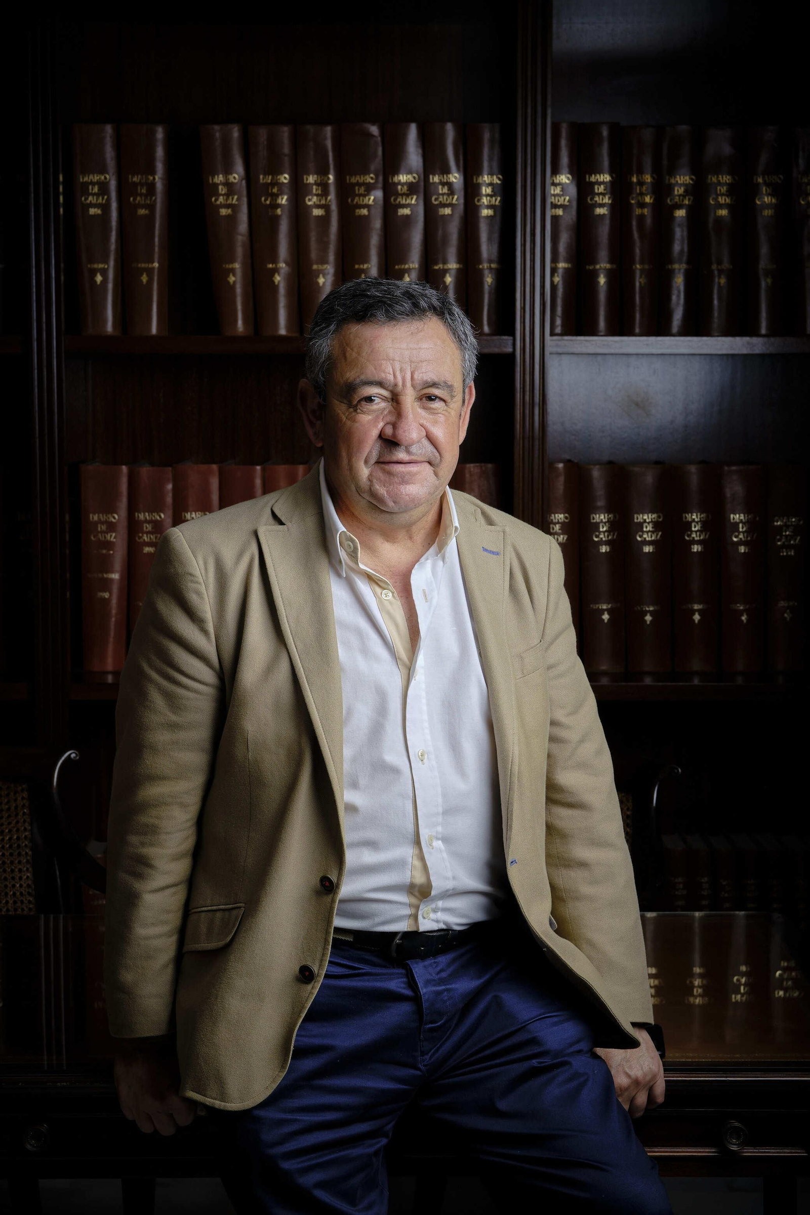 José Loaiza, fotografiado el pasado jueves en la hemeroteca de Diario de Cádiz.
