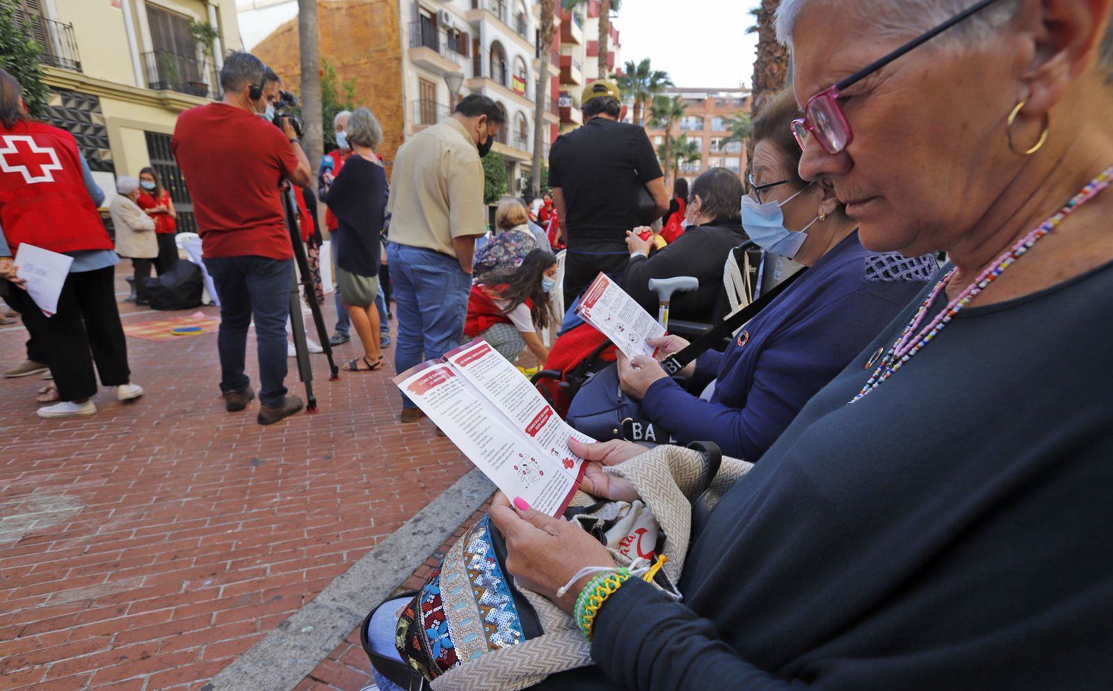 Imágenes del Día de la Banderita de Cruz Roja en Huelva