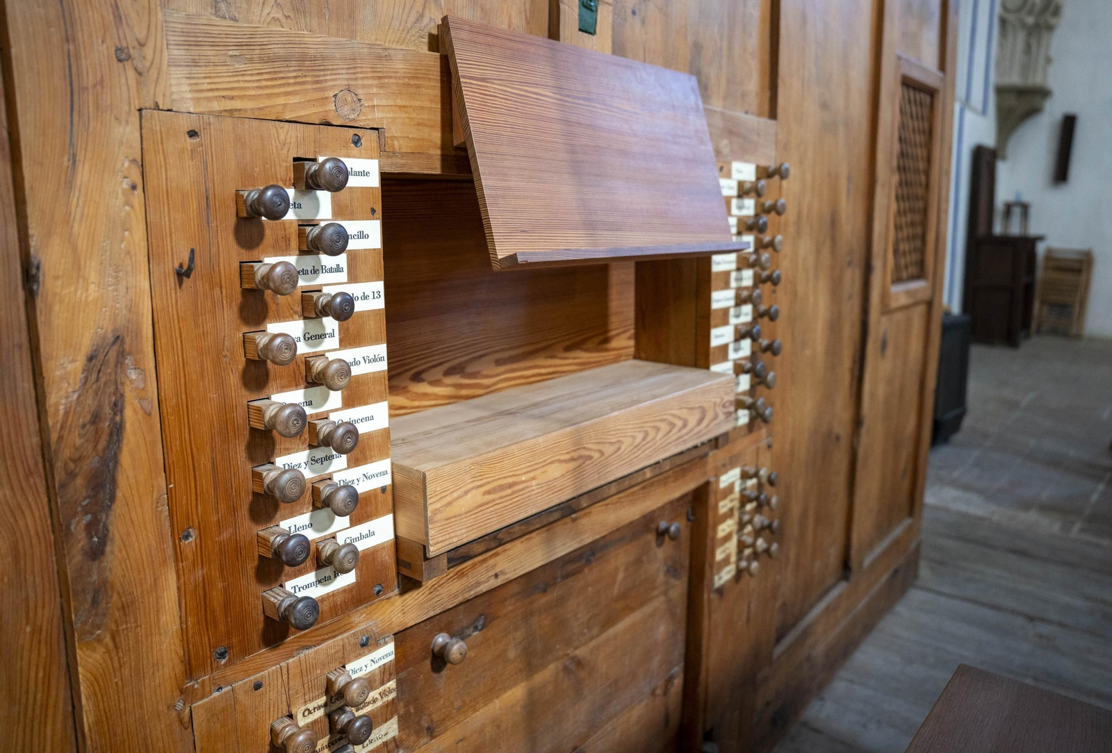 Eucaristía y procesión de Exaltación de la Cruz en la localidad de Vélez-Rubio