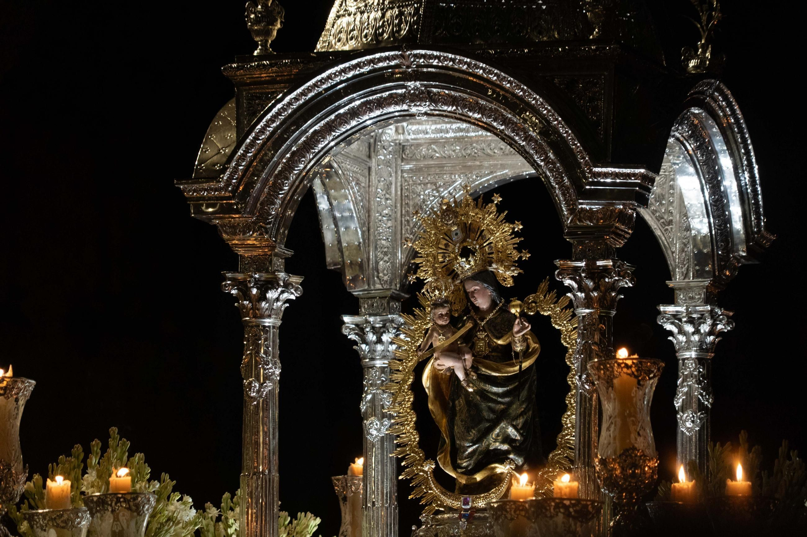 Imágenes del traslado de Nuestra Señora de la Cinta a la Parroquia Mayor de San Pedro