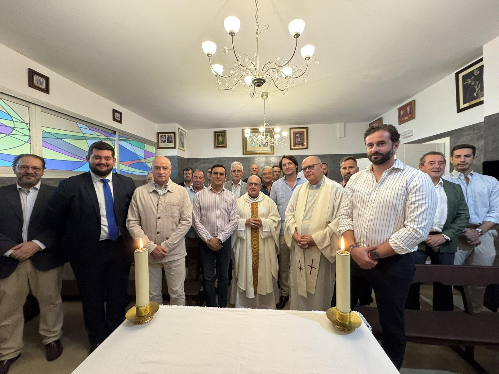 Misa en la capilla del Estadio Nuevo Colombino.
