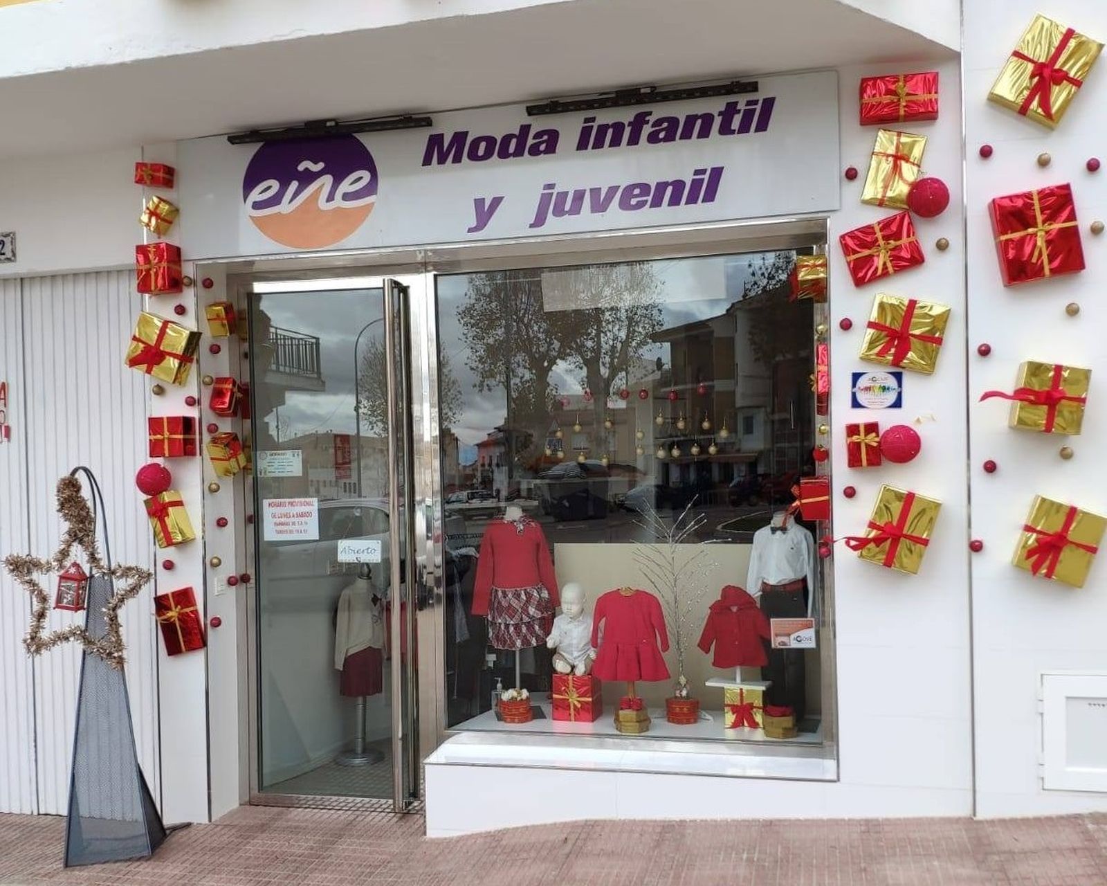 Una de las muchas tiendas de ropa de Vélez-Rubio, centro comercial de la comarca de Los Vélez.