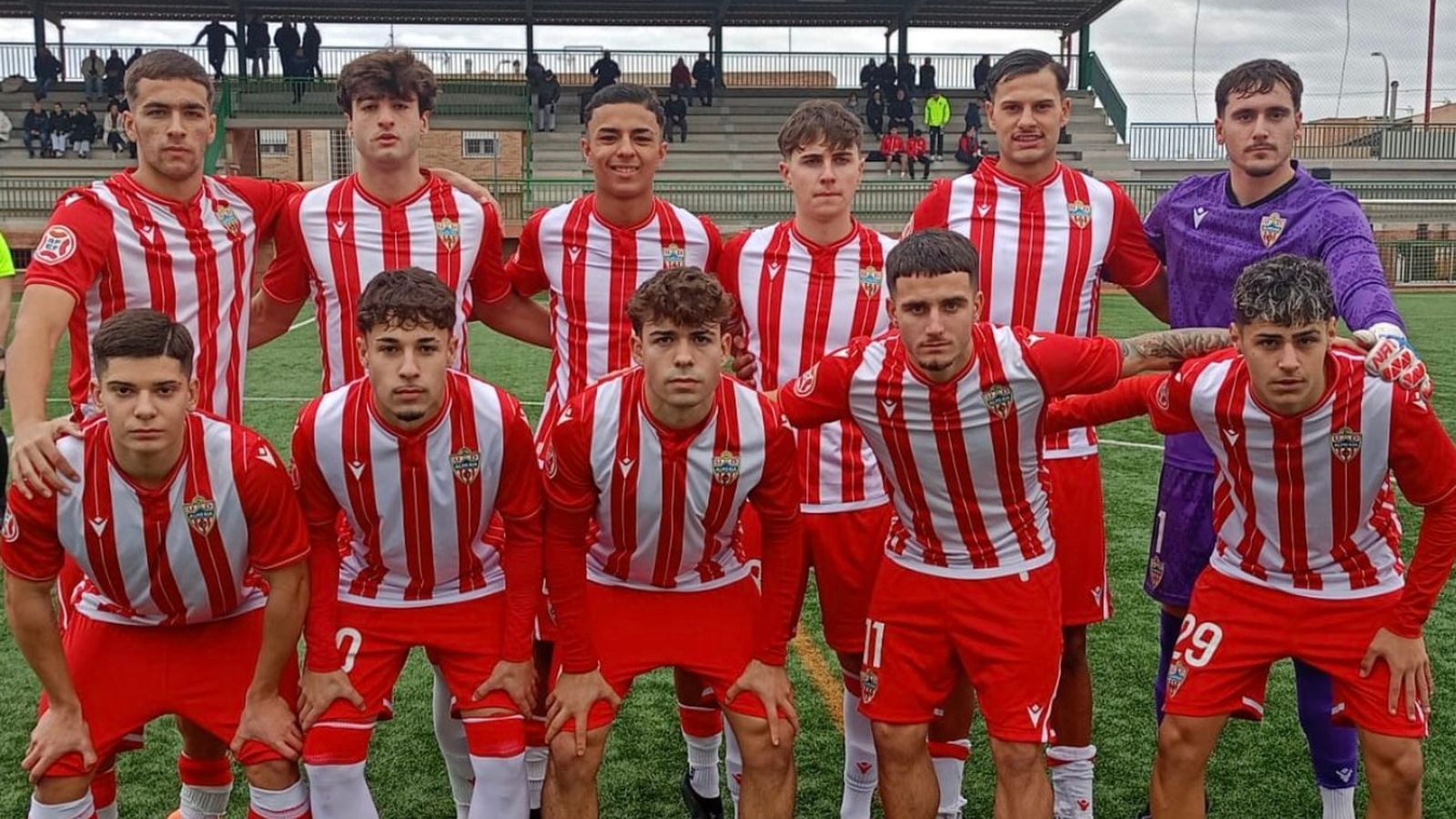 Alineación titular del conjunto rojiblanco en esta jornada dominical.