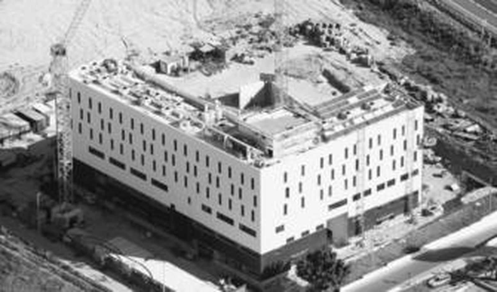 Vista aérea del avance de las obras en el nuevo centro de inserción social de Huelva, ubicado en Vista Alegre.