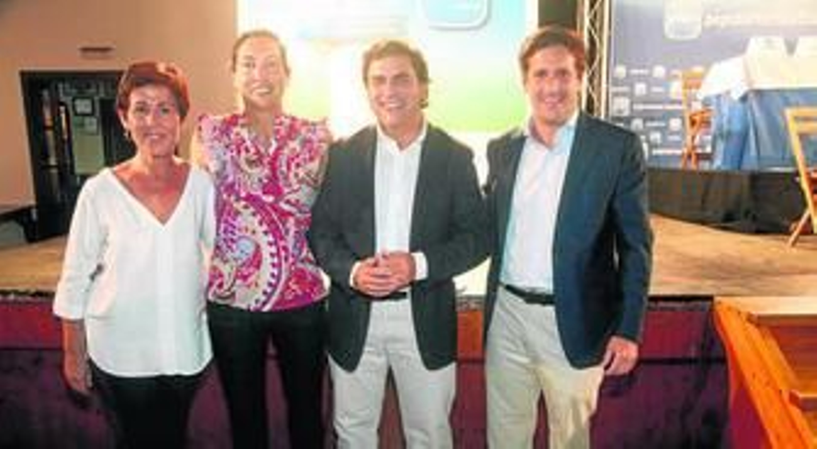 María Sacramento, Loles López, José Carlos Hernández y Guillermo García Longoria, ayer, antes de iniciarse el congreso.