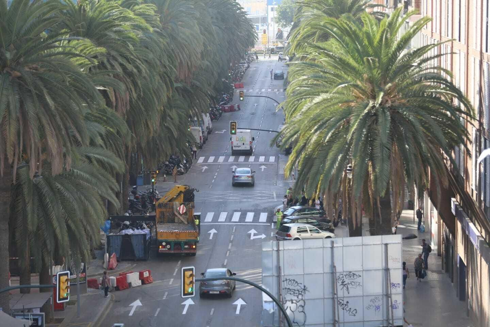 Vista de la Alameda de Colón, con los coches ya circulando en sentido sur.
