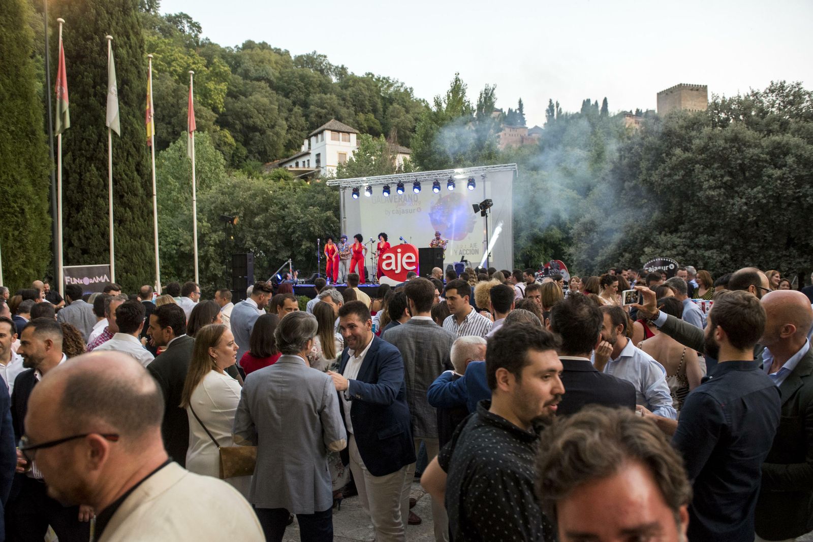 Los jóvenes empresarios en la alfombra roja