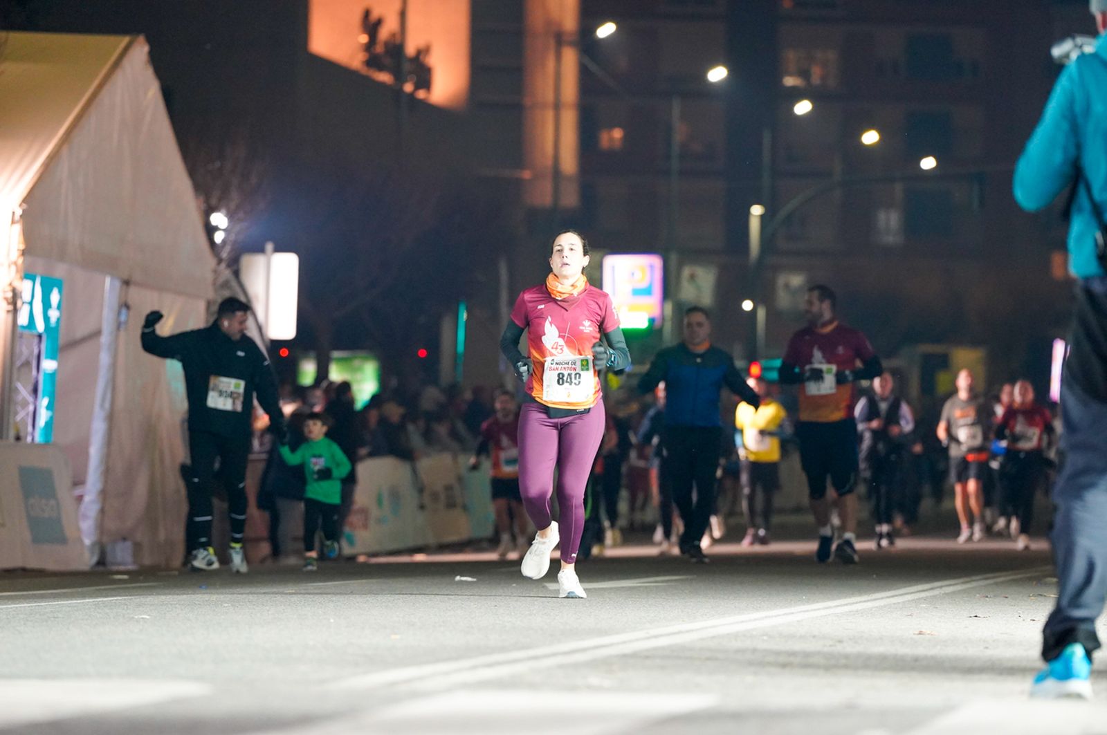 En imágenes: búscate en tu llegada a meta de la Carrera de San Antón 2026 (3)