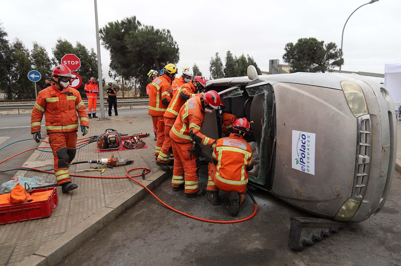Simulacro de accidente en el Puerto de Huelva dentro del ejercicio regional RespuestA22, en imágenes