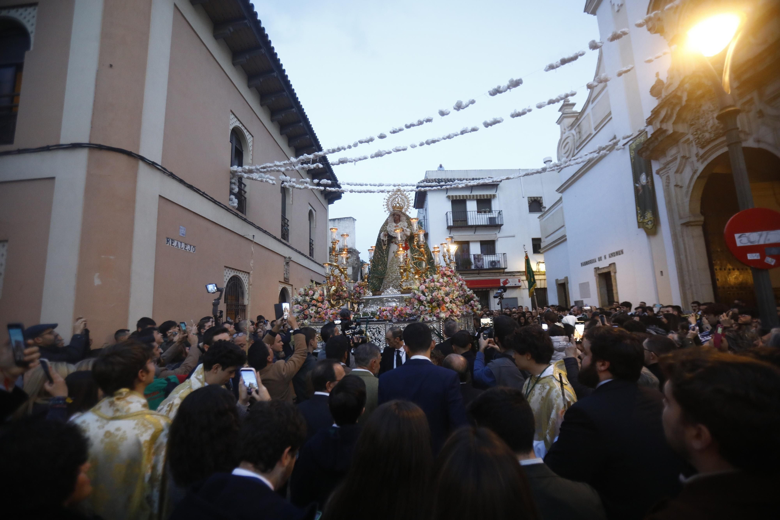 El traslado de la Virgen de la Esperanza de Córdoba a Santa Marina, en imágenes