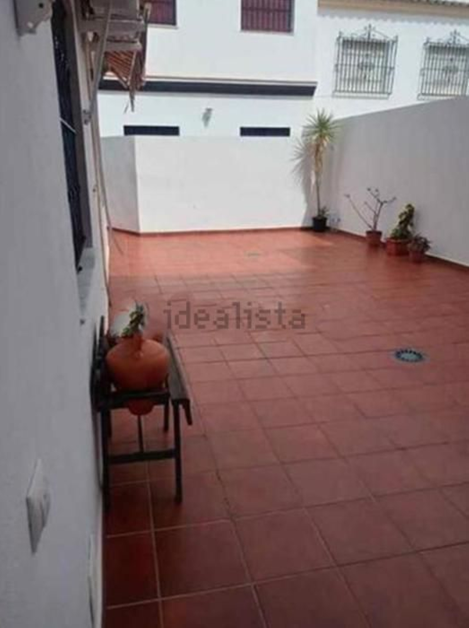 Patio de la casa que se alquila en la calle Joaquín Jurado de Chipiona