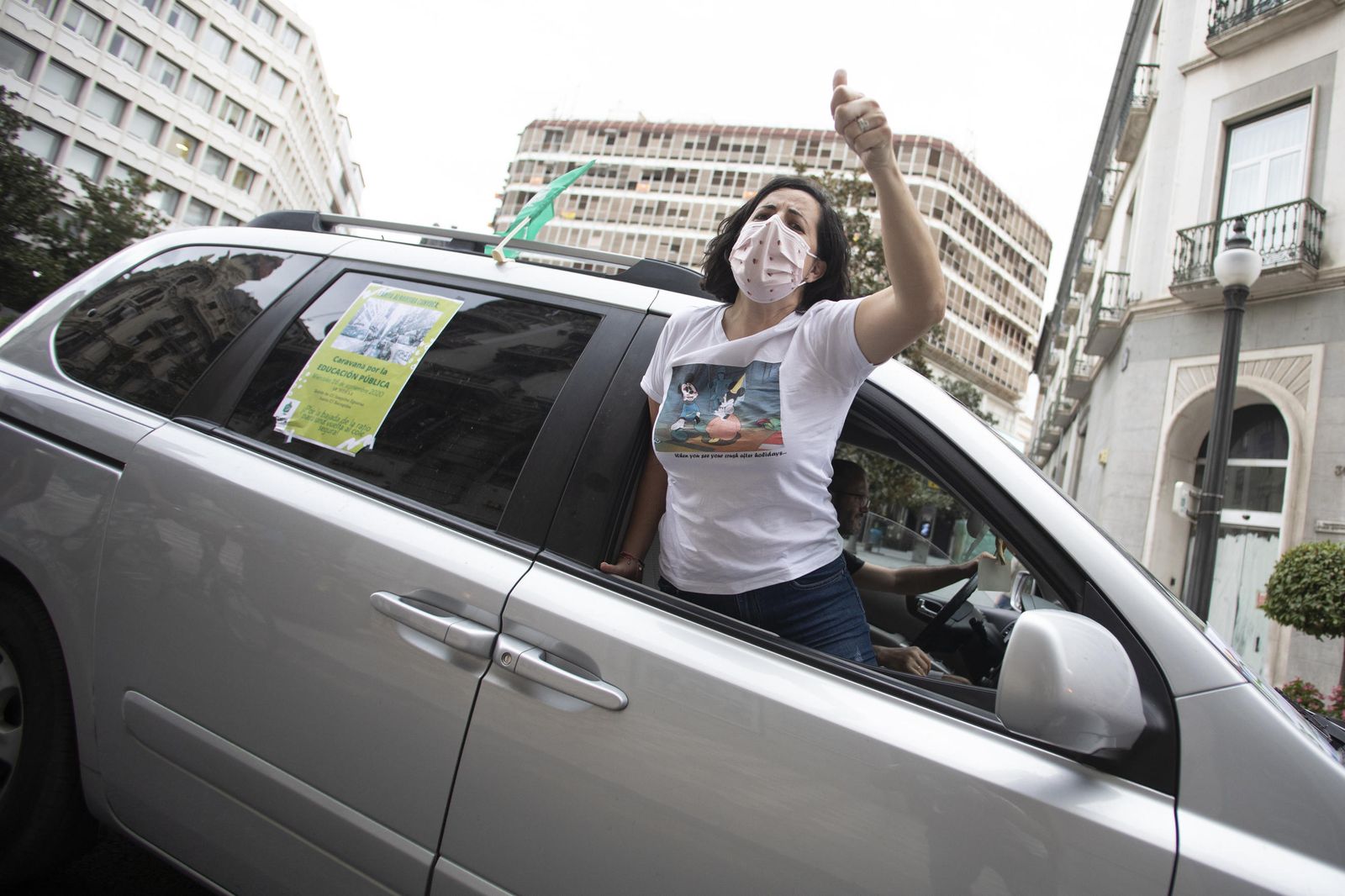 Fotos de la gran caravana en Granada por una vuelta segura al colegio