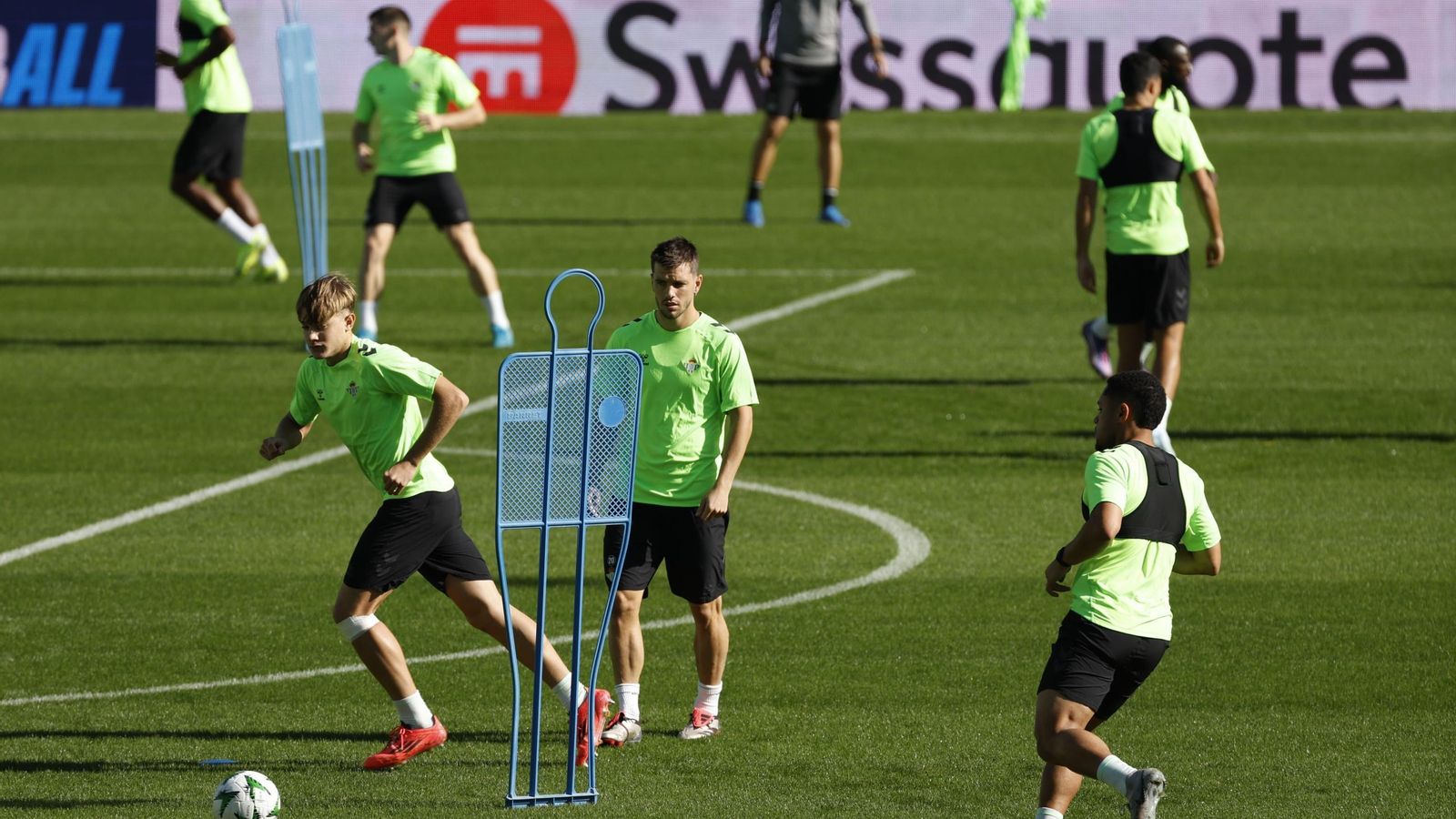 Jesús Rodríguez y Lo Celso, en un entrenamiento de los verdiblancos.