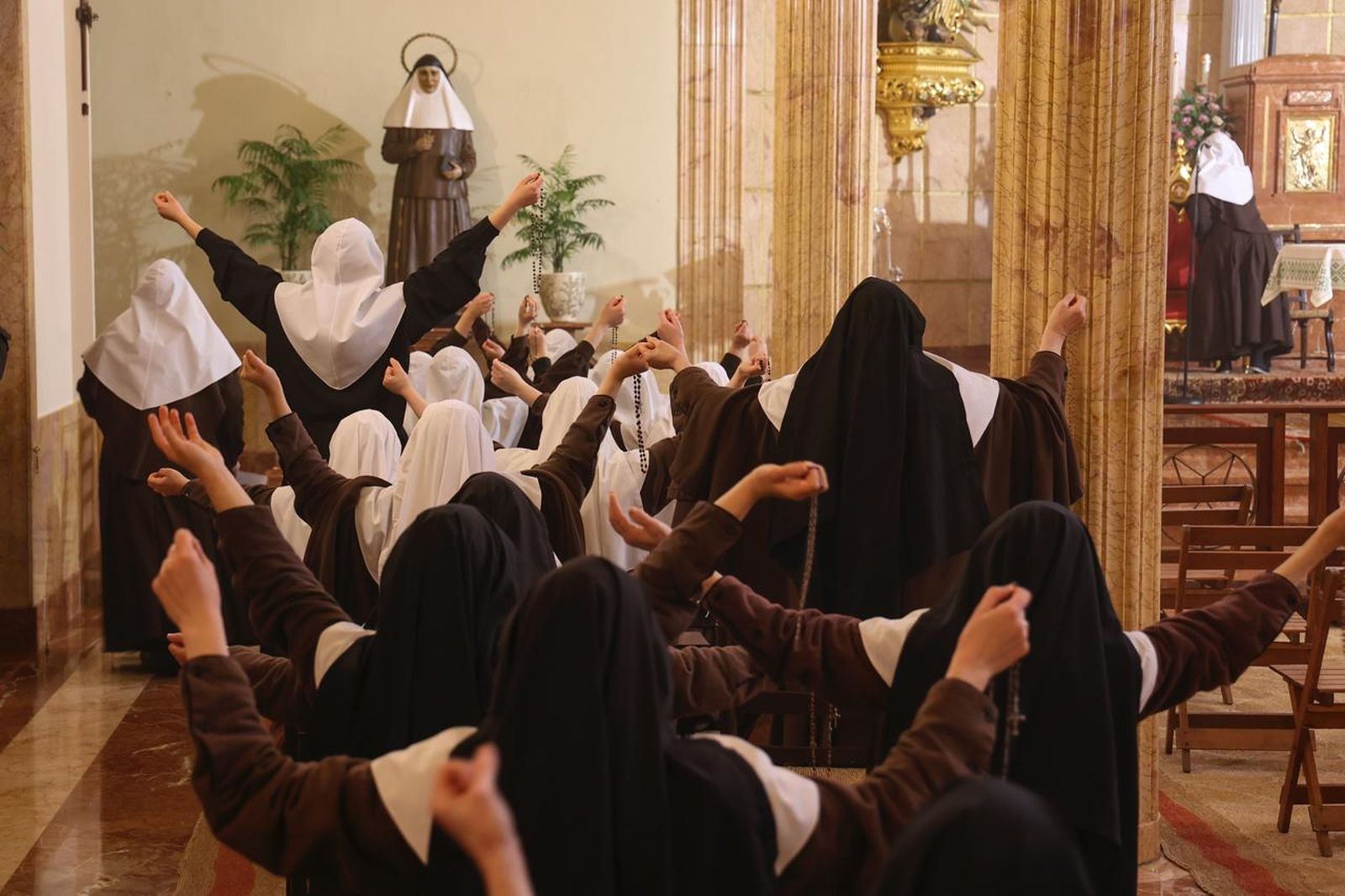 Inicio año jubilar de las Hermanas de la Cruz