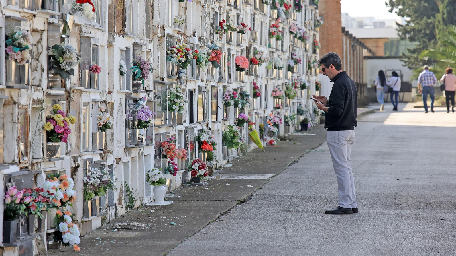 Imágenes del cementerio de Jerez en el Día de los Fieles Difuntos