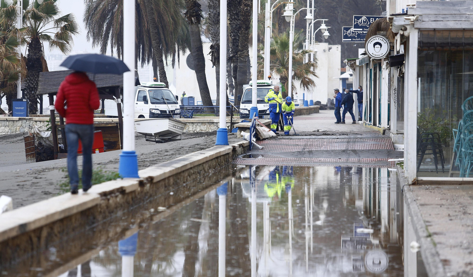 Las fotos de los efectos del temporal en las playas y paseos marítimos de Málaga