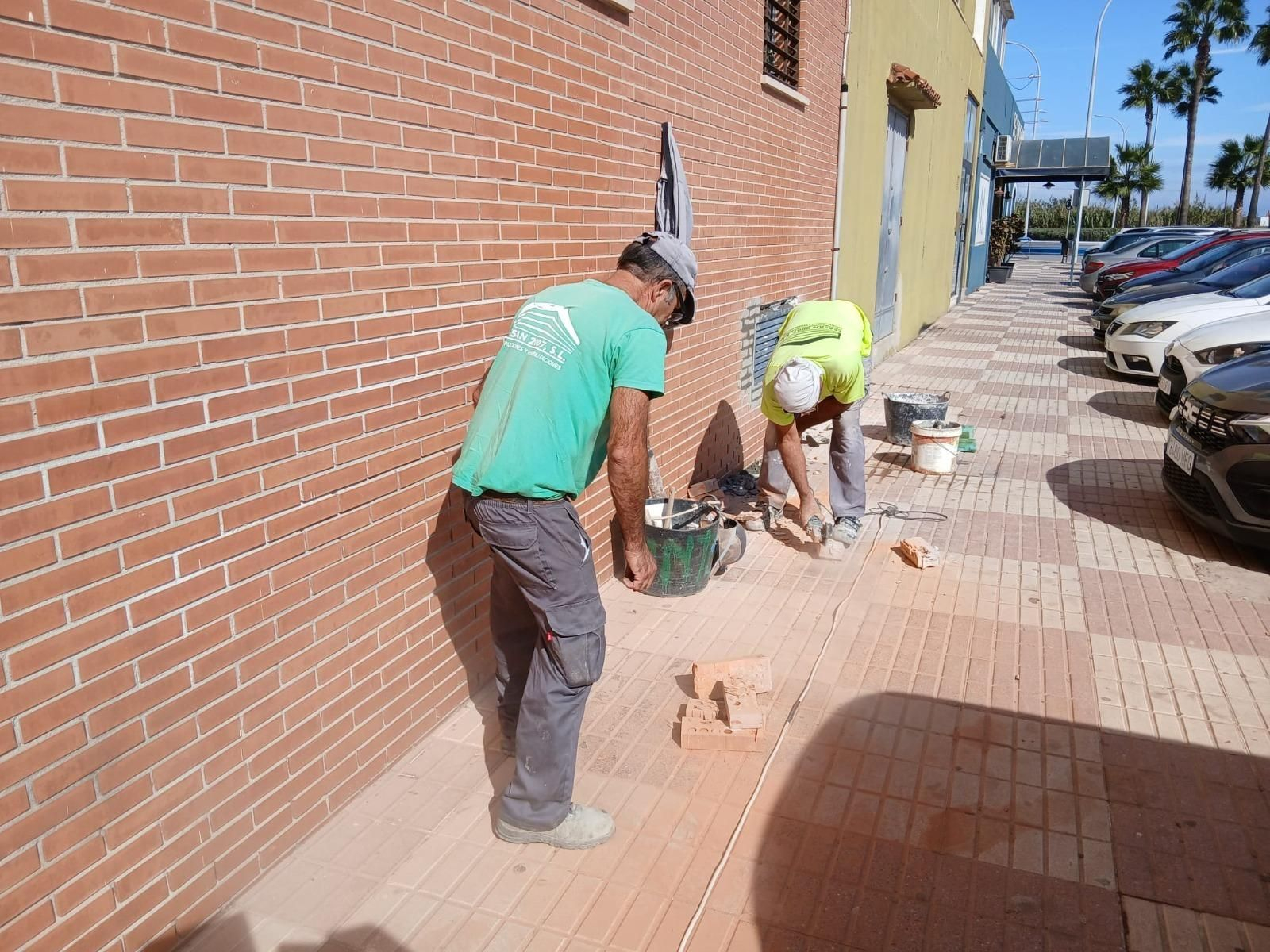 Trabajos de reparación en las viviendas de la Junta en Punto Ribot.